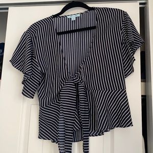 Navy middle tie stripped shirt